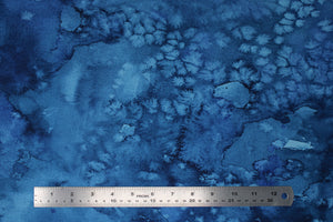 Square swatch Watercolour Blue Flow Basics cotton fabric (deep blue fabric with marbled/distressed look)
