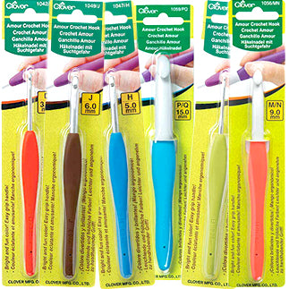Group photo soft grip crochet hooks in various sizes/colours