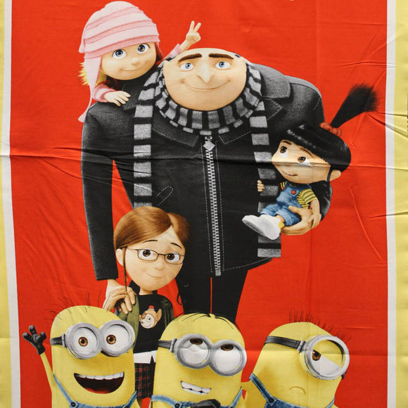 Square swatch Despicable Me panel (best family ever text)