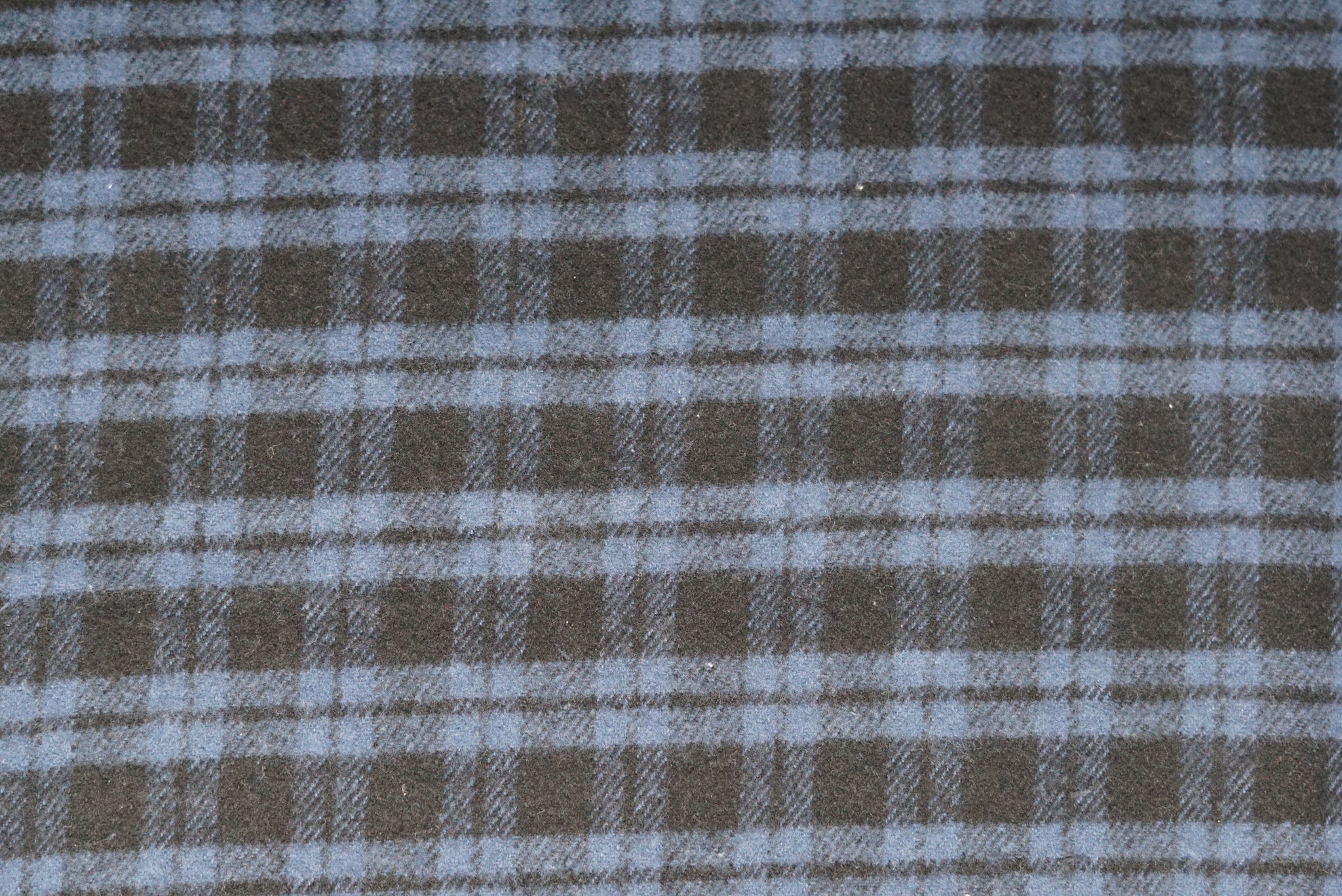 sm-navy-plaid.1_b67b2e97-cfdc-
